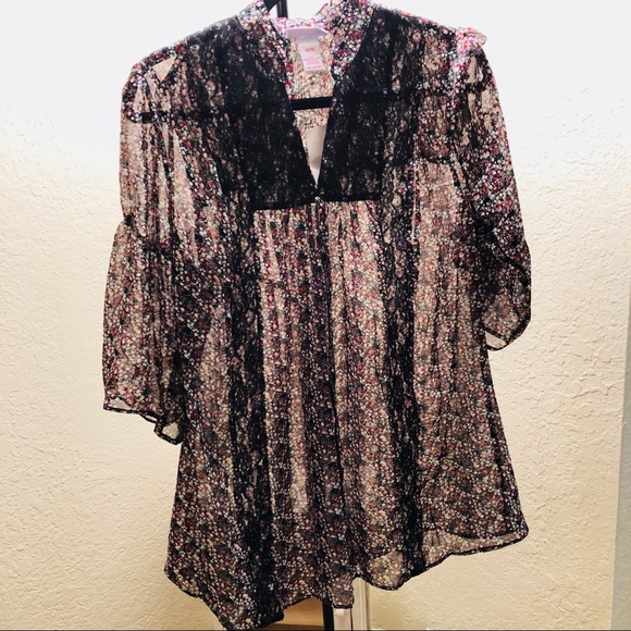 NWT Sheer Patterned Loop Feminine Blouse with Lace - Picture 2 of 7